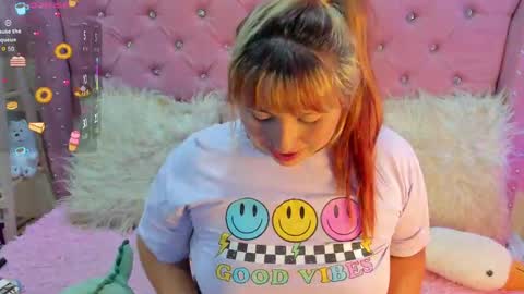 Snapshot of pretti__violet_ chatting on 23, 9, 2025 Pretti Violet online show from 23, 9, 2025