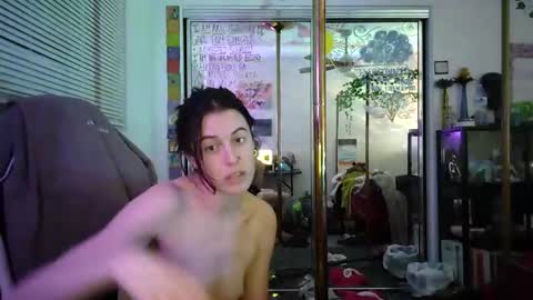 PrettiBritti online show from 9, 2, 2026