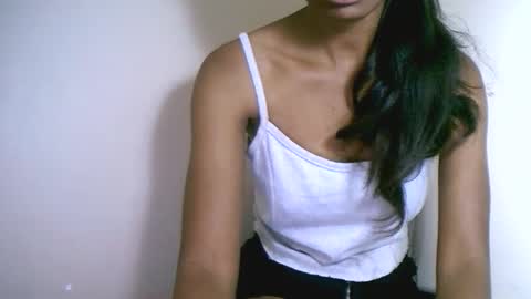 prettiethalia online show from 3, 11, 2025