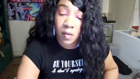 Yasmine pretty online show from 18, 1, 2025