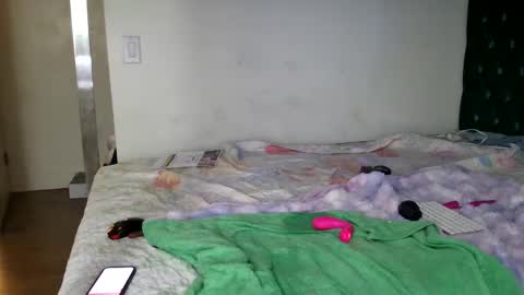 Yasmine pretty online show from 19, 2, 2025