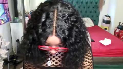 Yasmine pretty online show from 12, 9, 2025