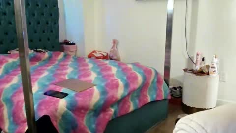 Yasmine pretty online show from 7, 1, 2026