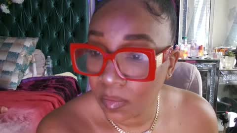 Yasmine pretty online show from 23, 6, 2026