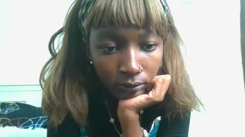 Snapshot of pretty__lisa chatting on 21, 12, 2025 pretty__lisa online show from 21, 12, 2025