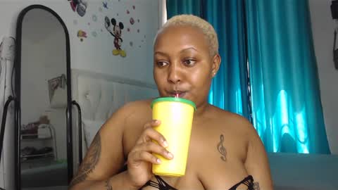 Snapshot of pretty_annah chatting on 8, 2, 2025 Annah online show from 8, 2, 2025