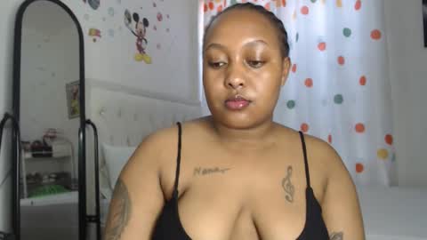Snapshot of pretty_annah chatting on 19, 10, 2025 Annah online show from 19, 10, 2025