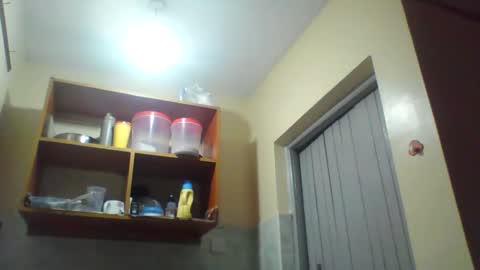 Snapshot of pretty_beib chatting on 27, 5, 2026 Karol online show from 27, 5, 2026