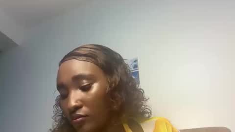 Snapshot of pretty_ellsie chatting on 14, 9, 2025 independent model online show from 14, 9, 2025