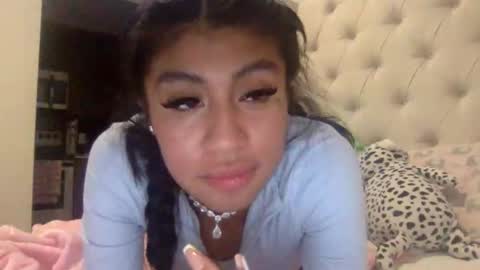 Snapshot of pretty_girl828687 chatting on 3, 3, 2026 pretty_girl828687 online show from 3, 3, 2026