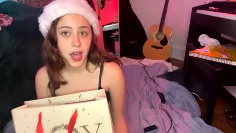 Snapshot of pretty_in_p1nk chatting on 17, 12, 2024 Sophie online show from 17, 12, 2024