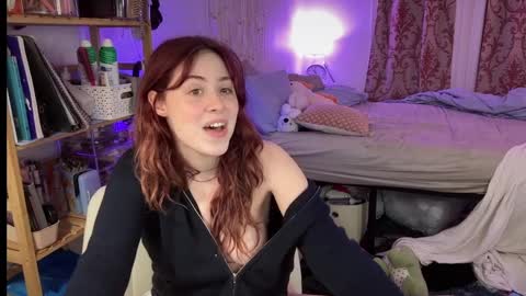 Snapshot of pretty_in_p1nk chatting on 4, 3, 2025 Sophie online show from 4, 3, 2025