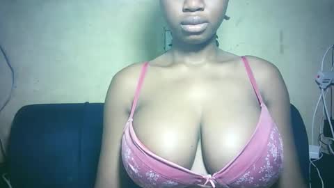 pretty_milan online show from 16, 12, 2025