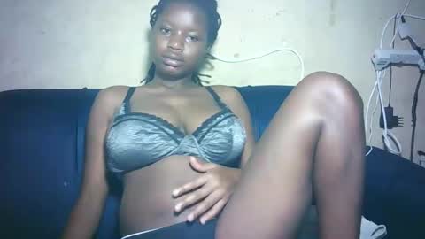 pretty_milan online show from 22, 12, 2025