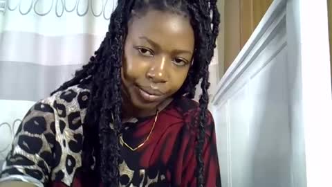 pretty_petite24 online show from 28, 1, 2025