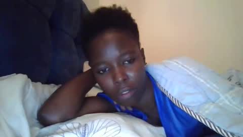 Snapshot of pretty_petite_ebony chatting on 26, 10, 2025 pretty_petite_ebony online show from 26, 10, 2025