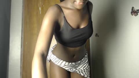 pretty_petitebody online show from 8, 9, 2025