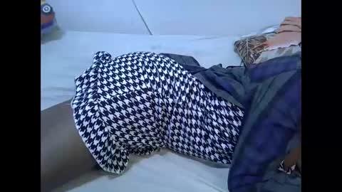 Snapshot of pretty_queen18 chatting on 28, 10, 2025 NASH online show from 28, 10, 2025