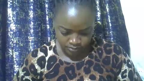 Snapshot of pretty_vall chatting on 13, 10, 2025 pretty_vall online show from 13, 10, 2025