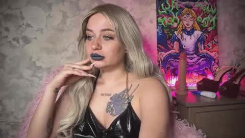 Snapshot of prettyaliceee chatting on 9, 11, 2025 Alice online show from 9, 11, 2025