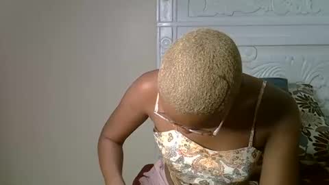 Snapshot of prettyauraa chatting on 14, 9, 2025 Auraa online show from 14, 9, 2025