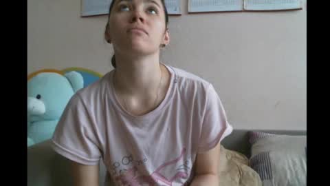 Snapshot of prettybella_7 chatting on 27, 1, 2025 Bella online show from 27, 1, 2025