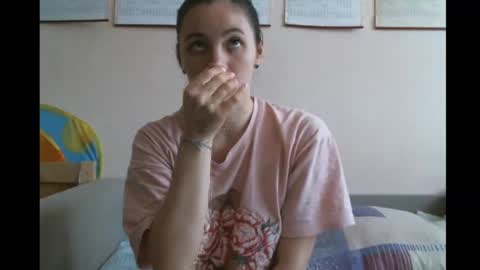 Snapshot of prettybella_7 chatting on 6, 2, 2025 Bella online show from 6, 2, 2025