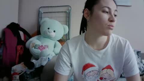 Snapshot of prettybella_7 chatting on 3, 3, 2026 Bella online show from 3, 3, 2026