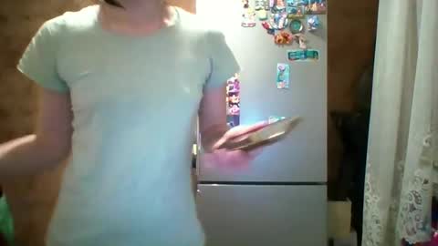 Snapshot of prettybella_7 chatting on 16, 4, 2026 Bella online show from 16, 4, 2026