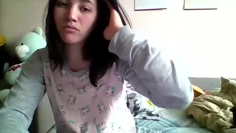 Snapshot of prettybella_7 chatting on 20, 4, 2026 Bella online show from 20, 4, 2026
