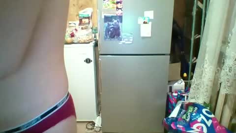 Snapshot of prettybella_7 chatting on 4, 5, 2026 Bella online show from 4, 5, 2026
