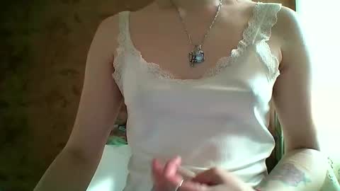 Snapshot of prettybella_7 chatting on 24, 5, 2026 Bella online show from 24, 5, 2026