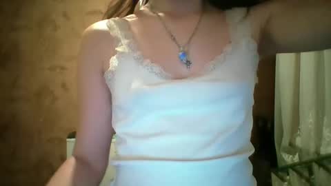 Snapshot of prettybella_7 chatting on 25, 5, 2026 Bella online show from 25, 5, 2026