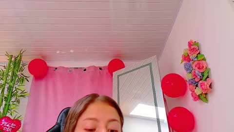 Snapshot of prettybunnies08 chatting on 15, 2, 2026 Enzo Denis online show from 15, 2, 2026