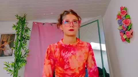 Snapshot of prettybunnies08 chatting on 23, 2, 2026 Enzo Denis online show from 23, 2, 2026