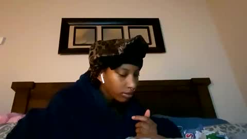 prettyfacefemale online show from 14, 10, 2025