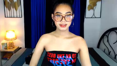 Snapshot of prettyhothugecock chatting on 13, 2, 2025 prettyhothugecock online show from 13, 2, 2025