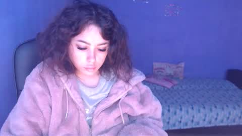 prettyjulliette online show from 12, 2, 2025