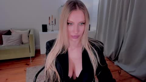 Snapshot of prettyk1ller chatting on 1, 2, 2025 Eva online show from 1, 2, 2025
