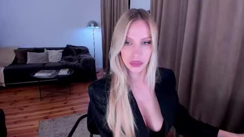 Snapshot of prettyk1ller chatting on 18, 10, 2025 Eva online show from 18, 10, 2025