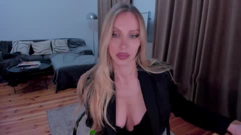 Snapshot of prettyk1ller chatting on 1, 4, 2026 Eva online show from 1, 4, 2026
