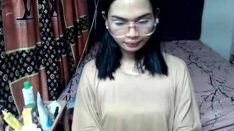 prettykhelcy online show from 17, 5, 2026