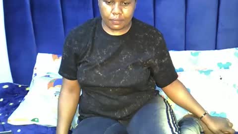 prettymel_ online show from 27, 9, 2025