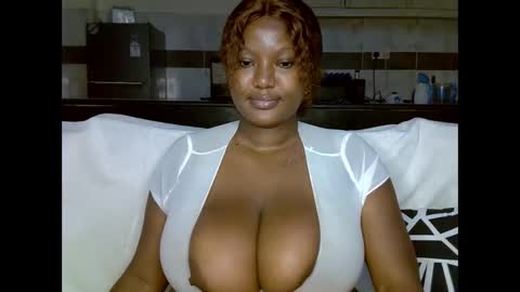 Snapshot of prettypearl_ chatting on 3, 12, 2024 pearl online show from 3, 12, 2024