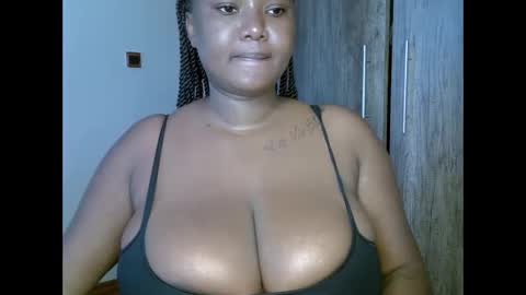 Snapshot of prettypearl_ chatting on 3, 1, 2025 pearl online show from 3, 1, 2025