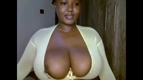Snapshot of prettypearl_ chatting on 3, 1, 2025 pearl online show from 3, 1, 2025