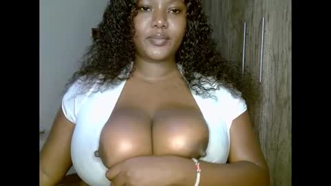Snapshot of prettypearl_ chatting on 28, 1, 2025 pearl online show from 28, 1, 2025