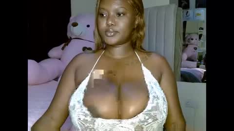 Snapshot of prettypearl_ chatting on 23, 2, 2025 pearl online show from 23, 2, 2025