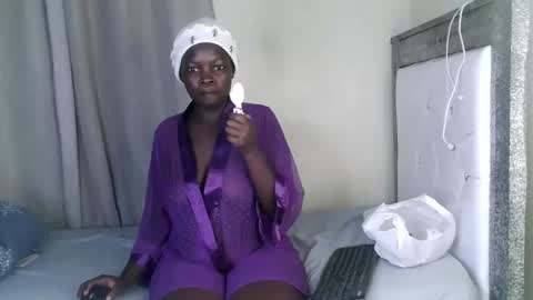 prettysmiles1 online show from 28, 9, 2025