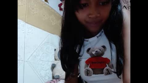 Snapshot of prettyxshummy chatting on 25, 10, 2025 prettyxshummy online show from 25, 10, 2025